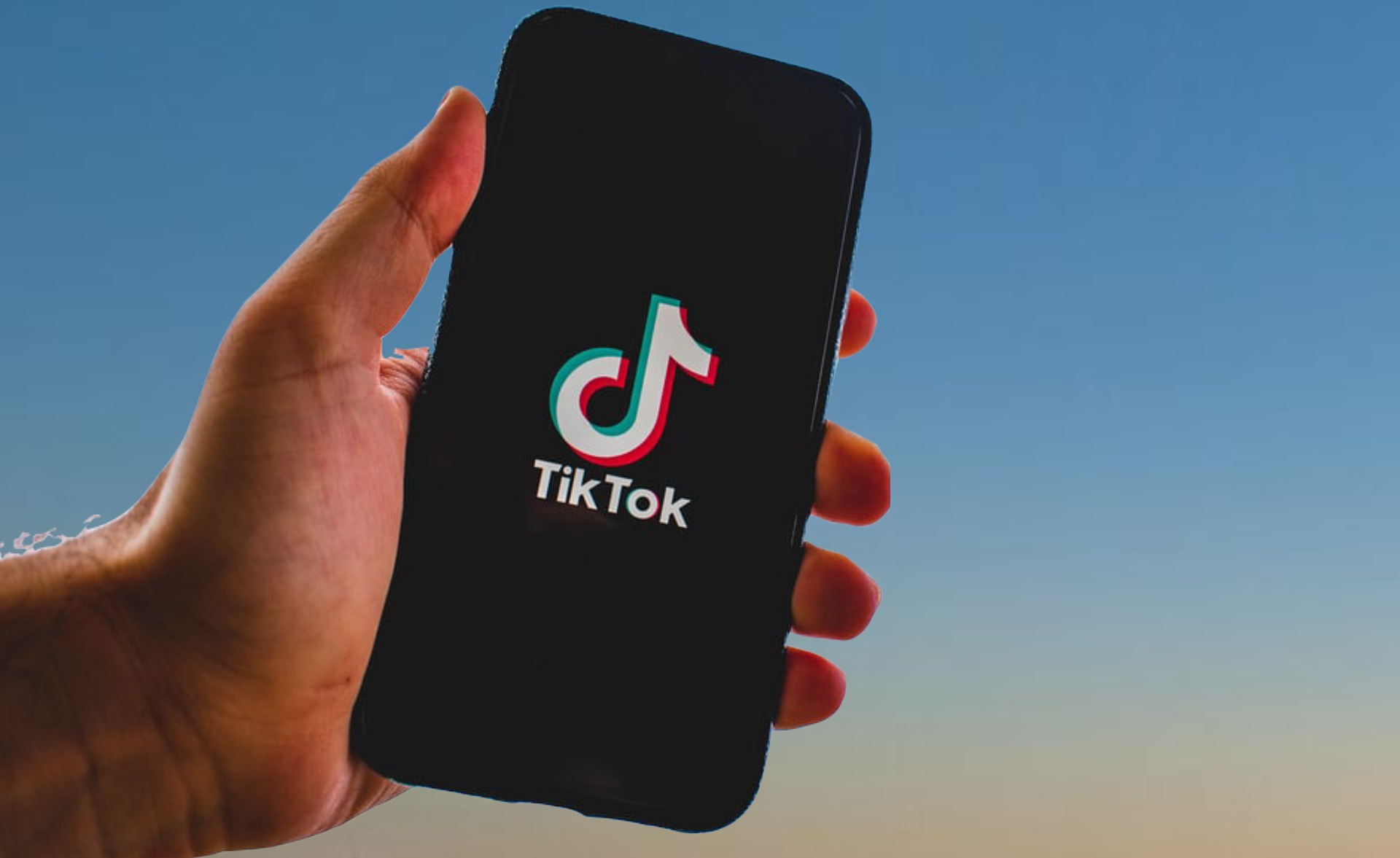 Canada Bans TikTok on Government Devices